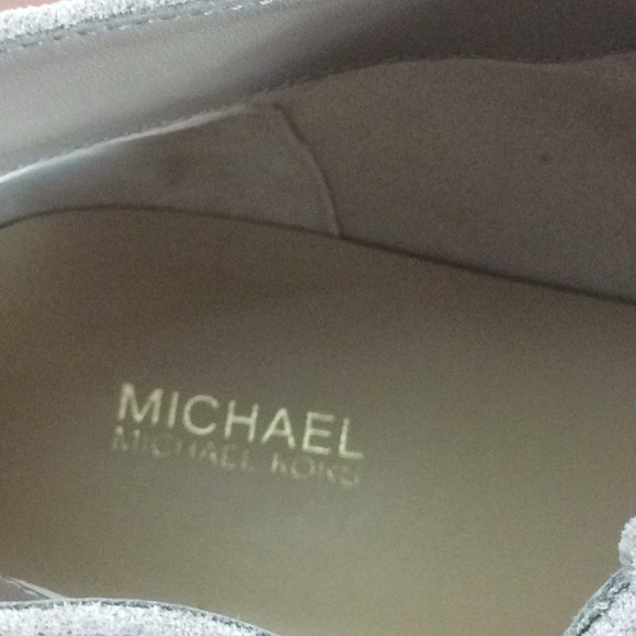 Michael Kors Rickie suede booties. NWT - Picture 5 of 6